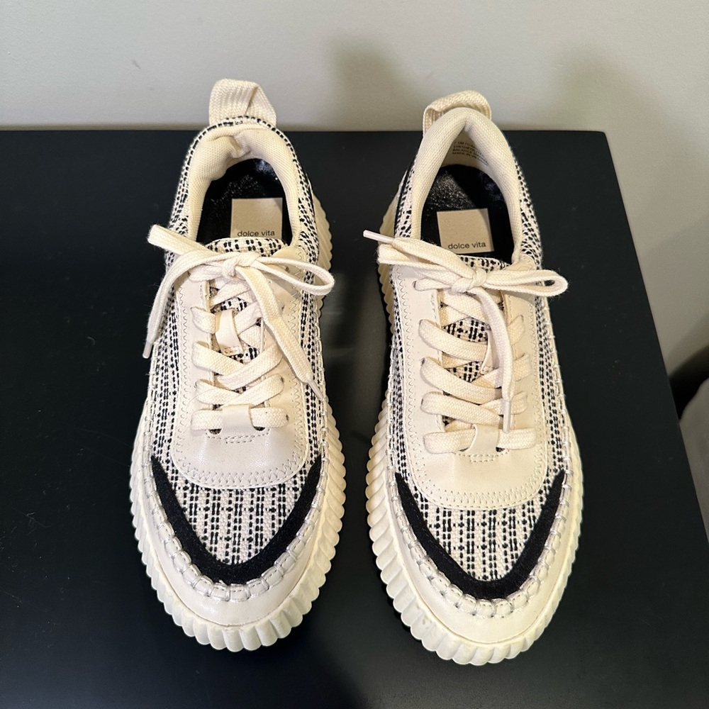 Dolce Vita Dolen Sneaker